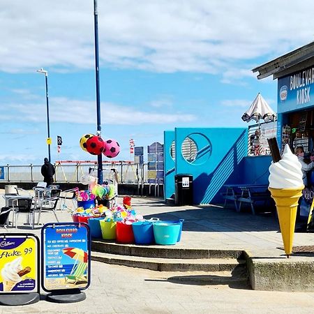 Seas The Day - Beachfront Apartment - Sleeps 4 Ramsgate Extérieur photo
