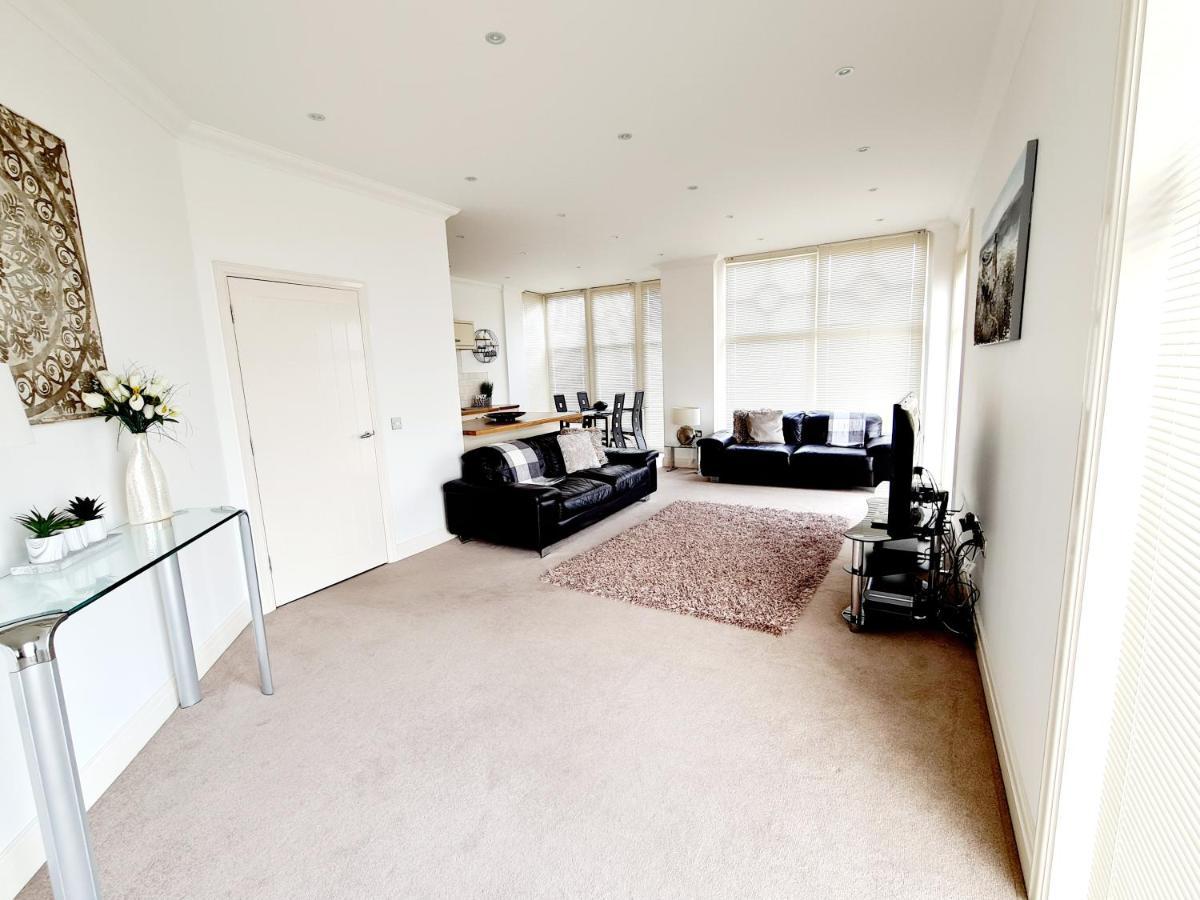 Seas The Day - Beachfront Apartment - Sleeps 4 Ramsgate Extérieur photo