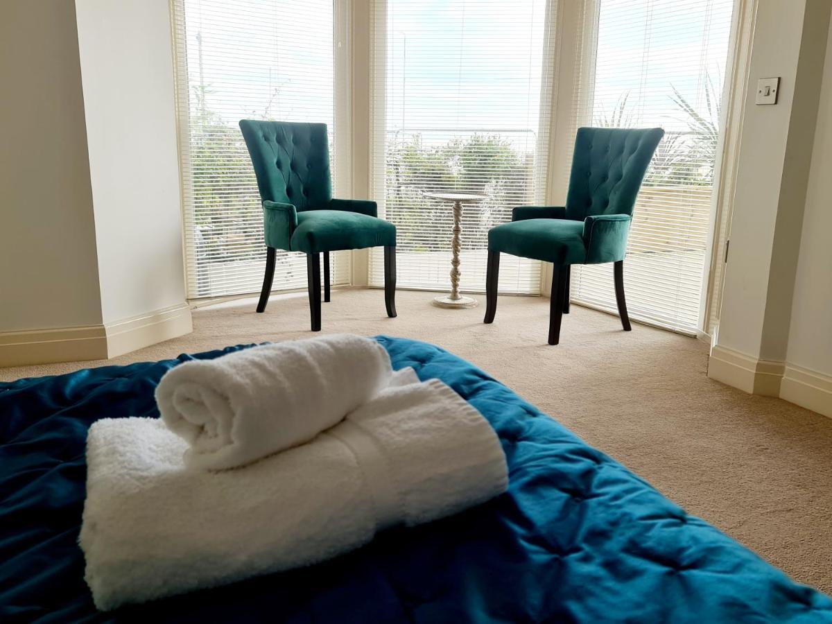 Seas The Day - Beachfront Apartment - Sleeps 4 Ramsgate Extérieur photo