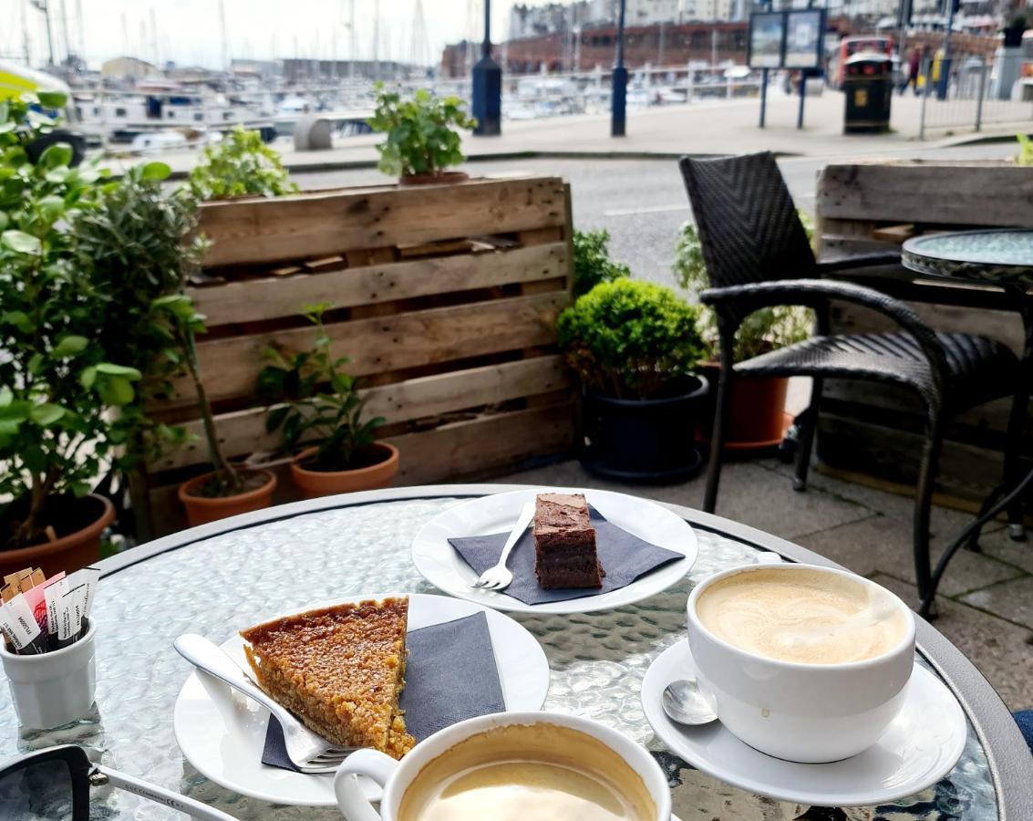 Seas The Day - Beachfront Apartment - Sleeps 4 Ramsgate Extérieur photo